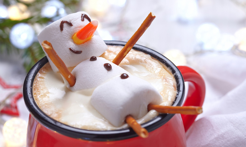 Having Fun This Holiday in Your Apartment: Decorations, Activities, and Baked Desserts!